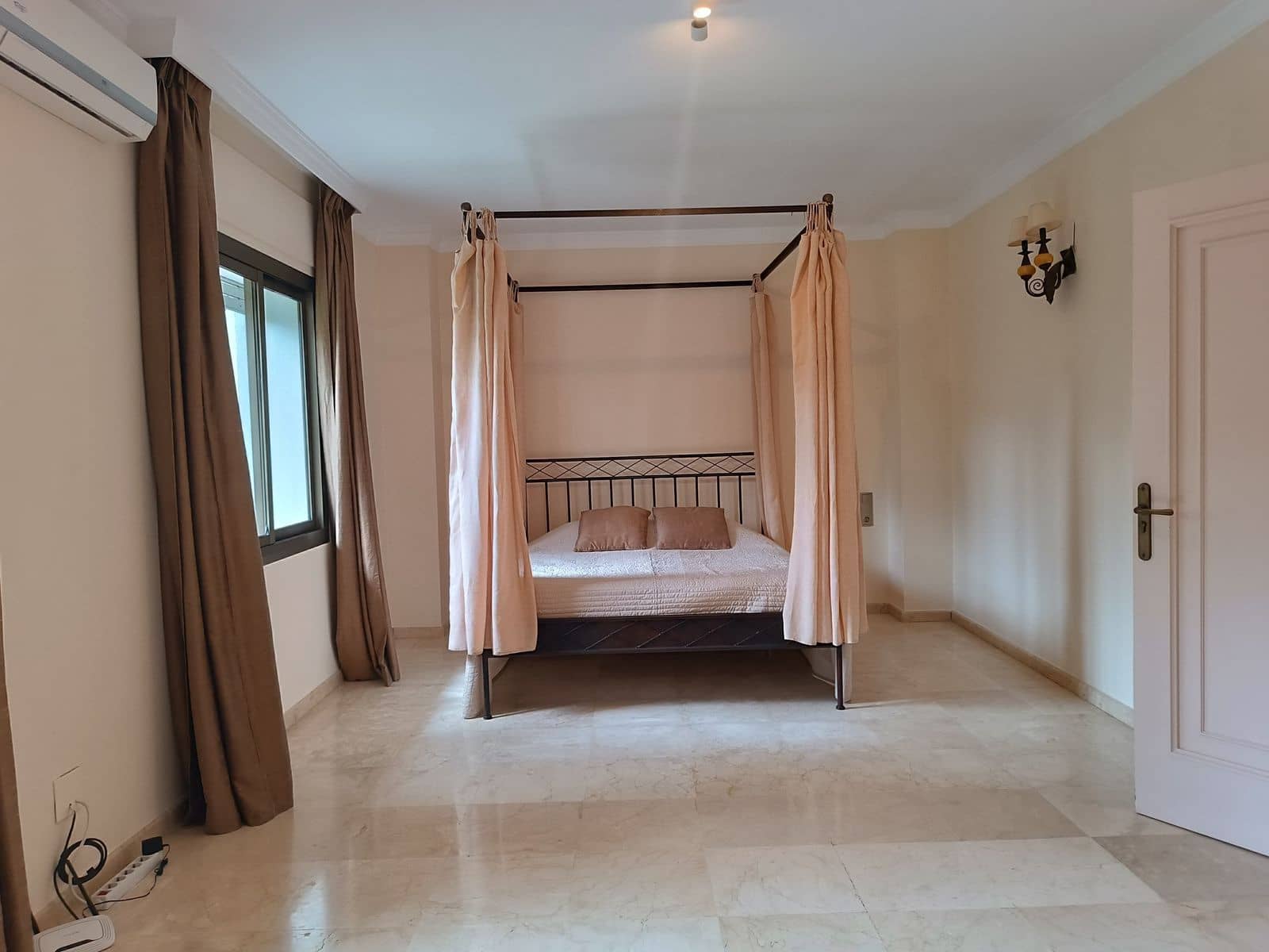 6 soverom Villa til salgs i Marbella med svømmebasseng - € 3 900 000 (Ref: 8975486)