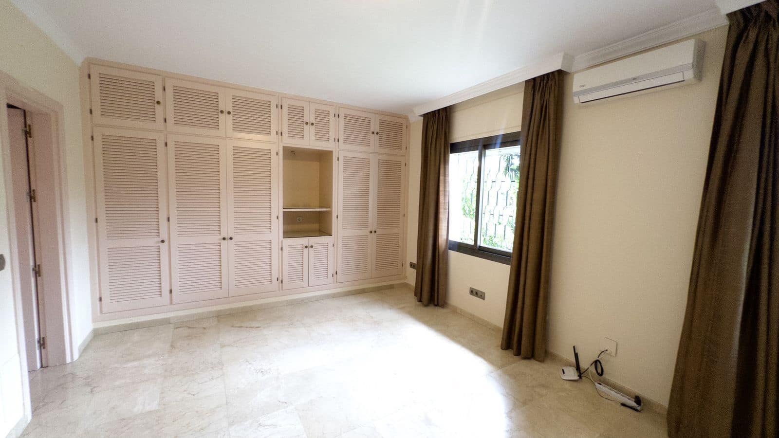 6 soverom Villa til salgs i Marbella med svømmebasseng - € 3 900 000 (Ref: 8975486)