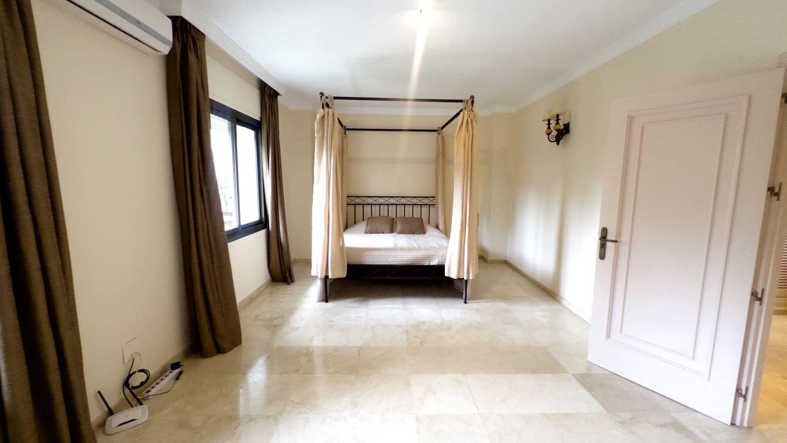 6 soverom Villa til salgs i Marbella med svømmebasseng - € 3 900 000 (Ref: 8975486)