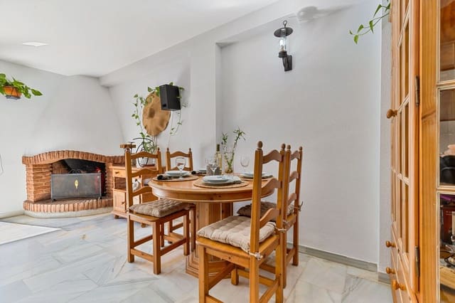 2 soveværelse Lejlighed til salg i Calahonda, Mijas med swimmingpool - € 280.000 (Ref: 9372361)