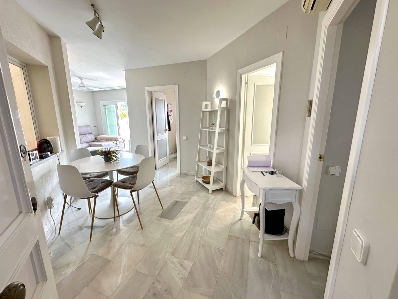 2 soveværelse Lejlighed til salg i Calahonda med swimmingpool - € 260.000 (Ref: 9372363)