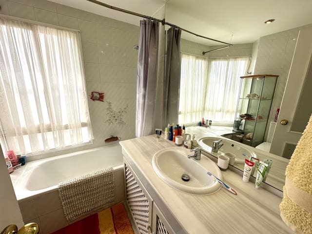 2 soveværelse Lejlighed til salg i Calahonda, Mijas med swimmingpool - € 270.000 (Ref: 9372363)