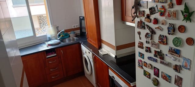 2 bedroom Apartment for sale in Los Pacos, Fuengirola with pool - € 249,000 (Ref: 9410166)