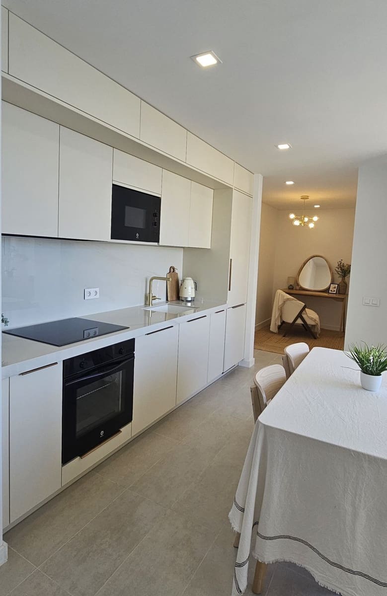 2 Zimmer Apartment zu verkaufen in Calahonda mit Pool - 288.000 € (Ref: 9437524)