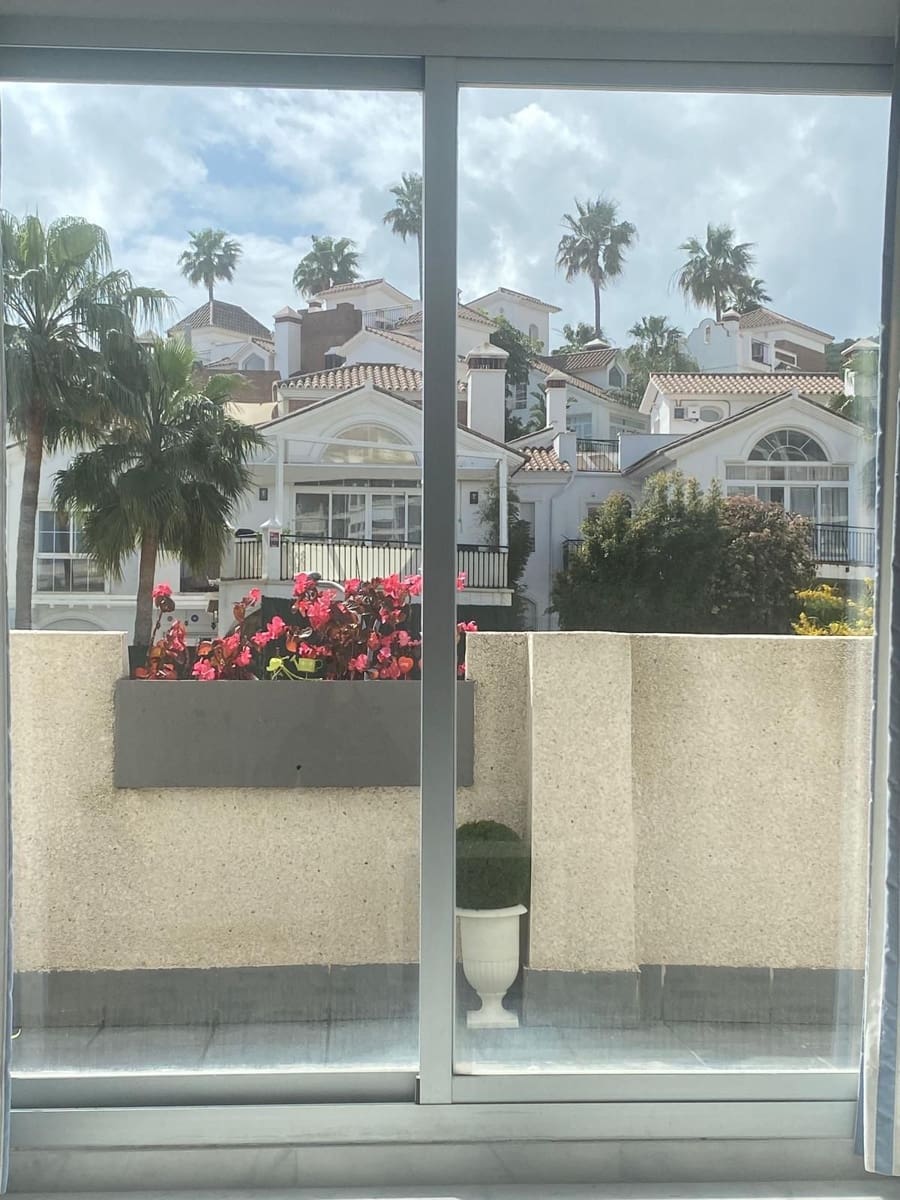 Apartamento de 2 habitaciones en Riviera del Sol en venta con piscina - 340.000 € (Ref: 9438072)