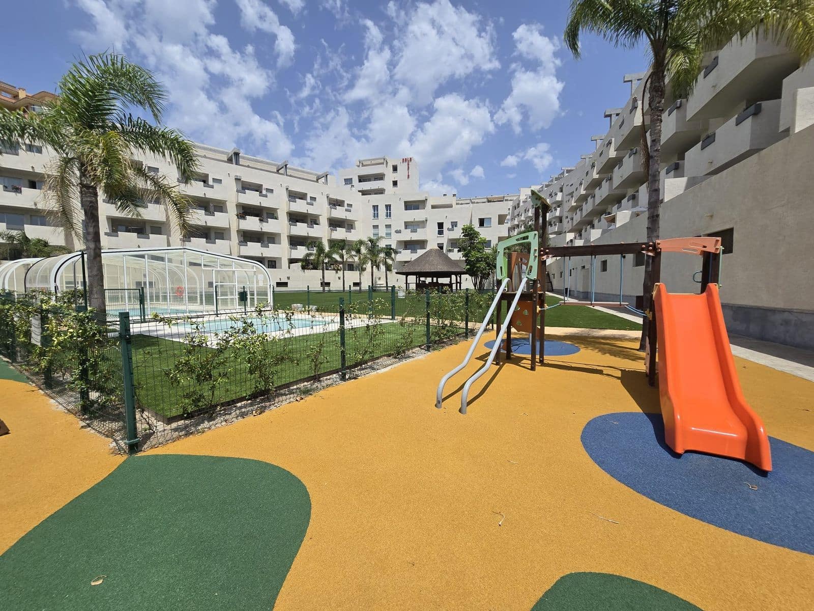 Apartamento de 2 habitaciones en Riviera del Sol en venta con piscina - 340.000 € (Ref: 9438072)