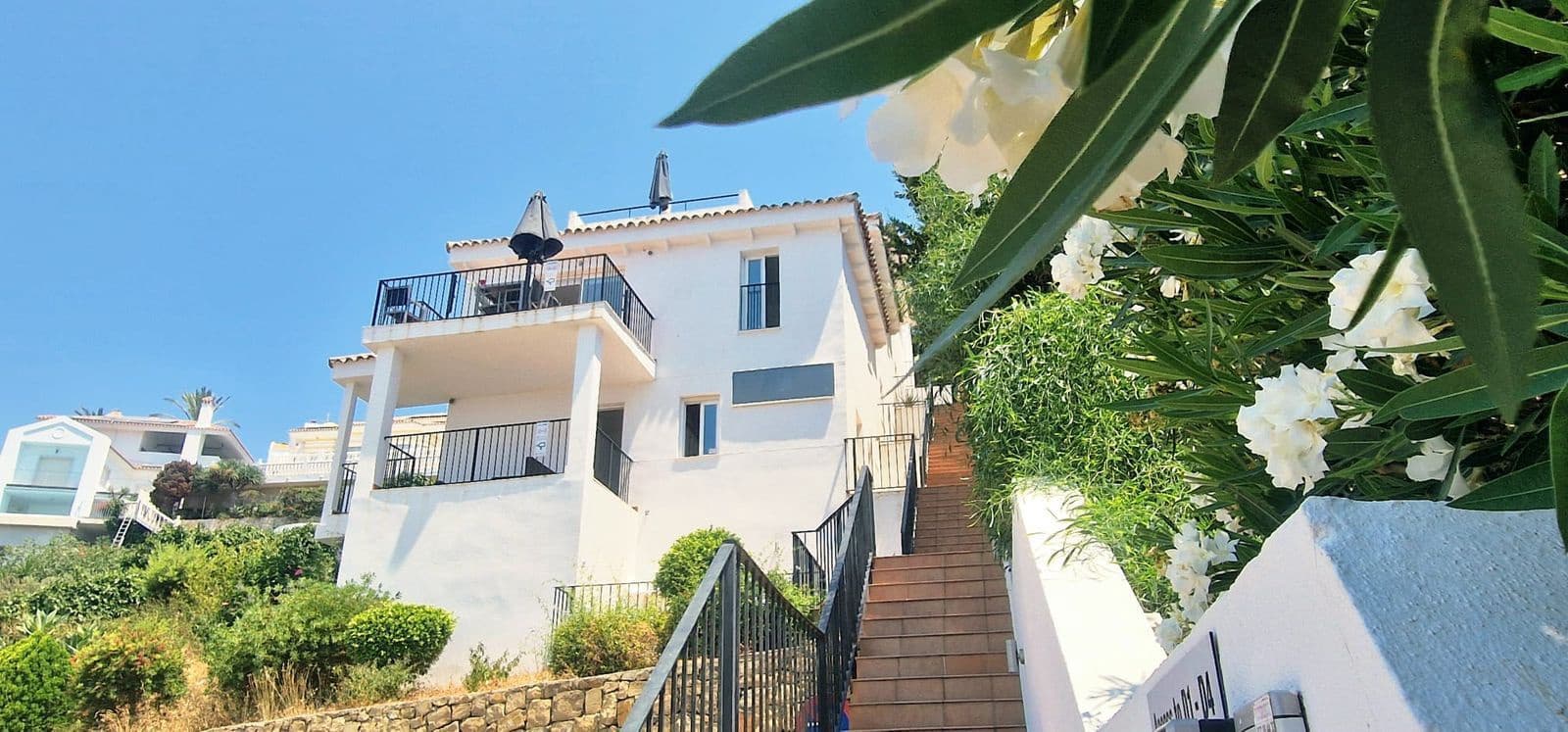 2 bedroom Apartment for sale in Riviera del Sol with pool - € 330,000 (Ref: 9438074)