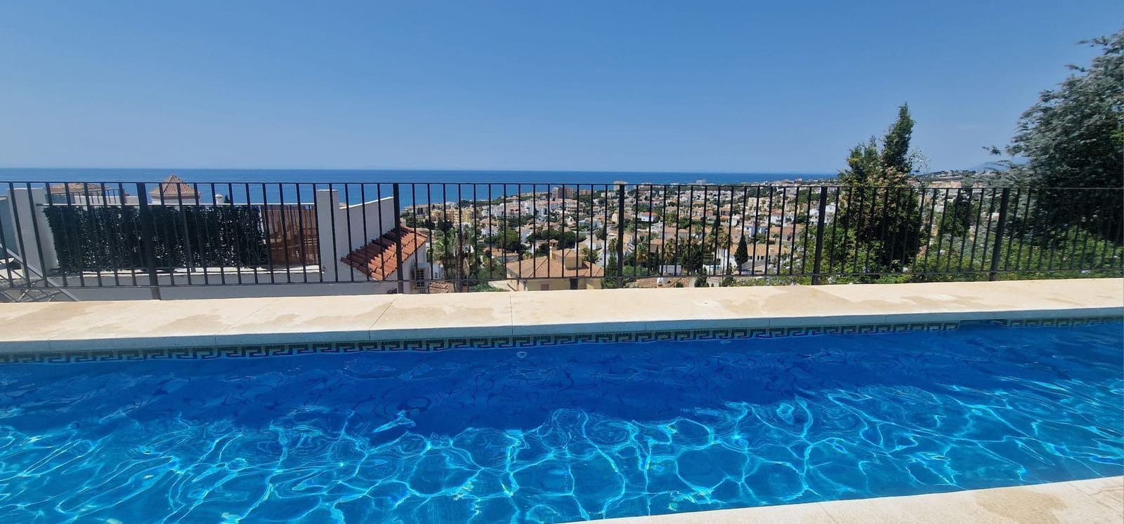 2 bedroom Apartment for sale in Riviera del Sol with pool - € 330,000 (Ref: 9438074)