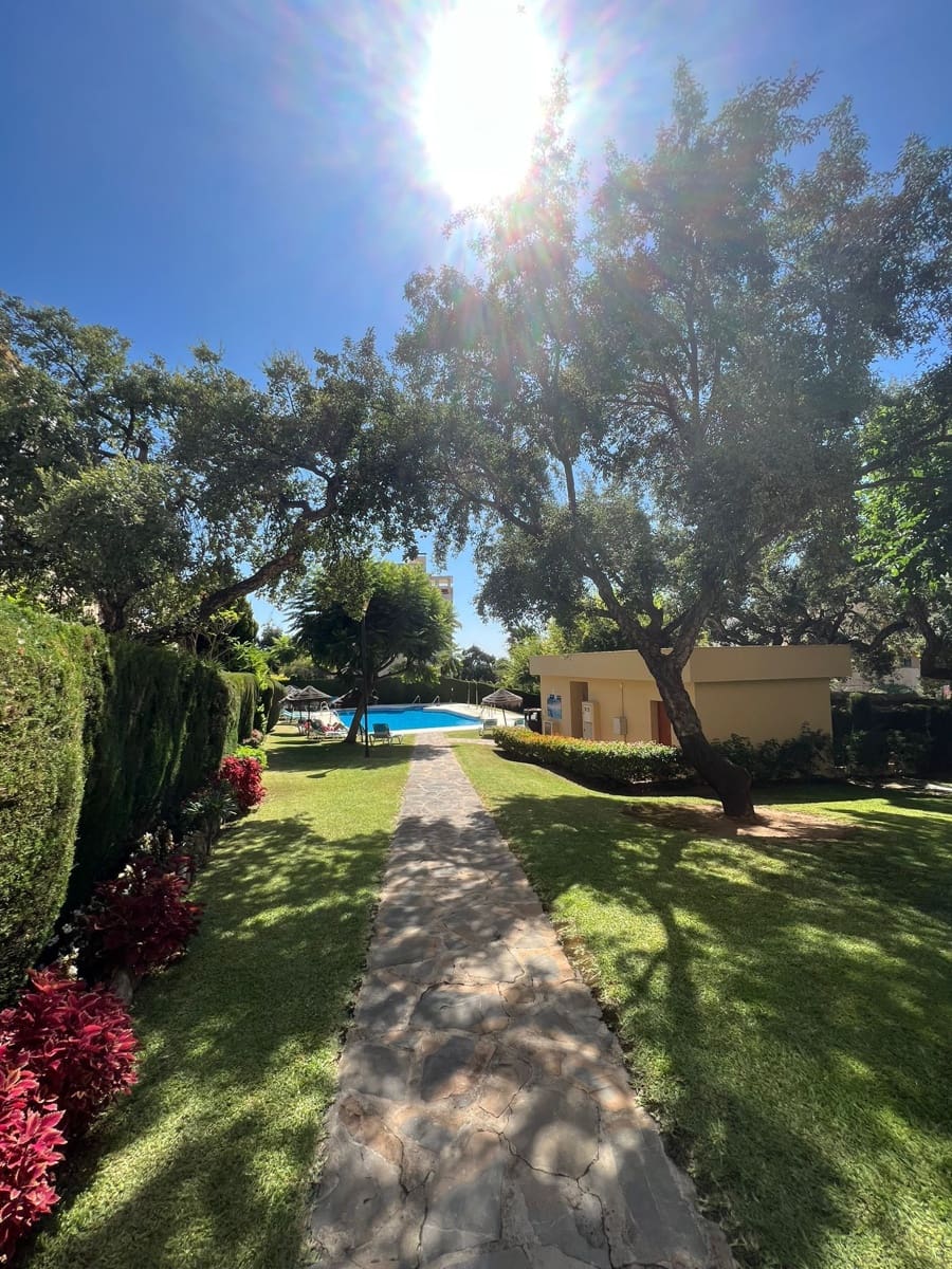 2 makuuhuone Kattohuoneisto myytävänä paikassa Calahonda mukana uima-altaan - 280 000 € (Ref: 9438076)