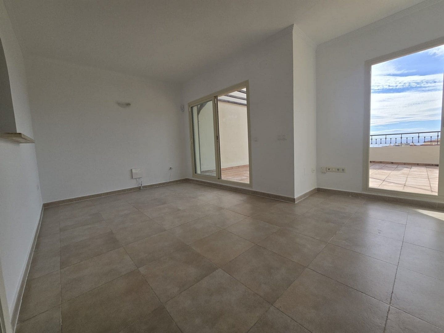 2 bedroom Penthouse for sale in Riviera del Sol with pool - € 340,000 (Ref: 9523046)