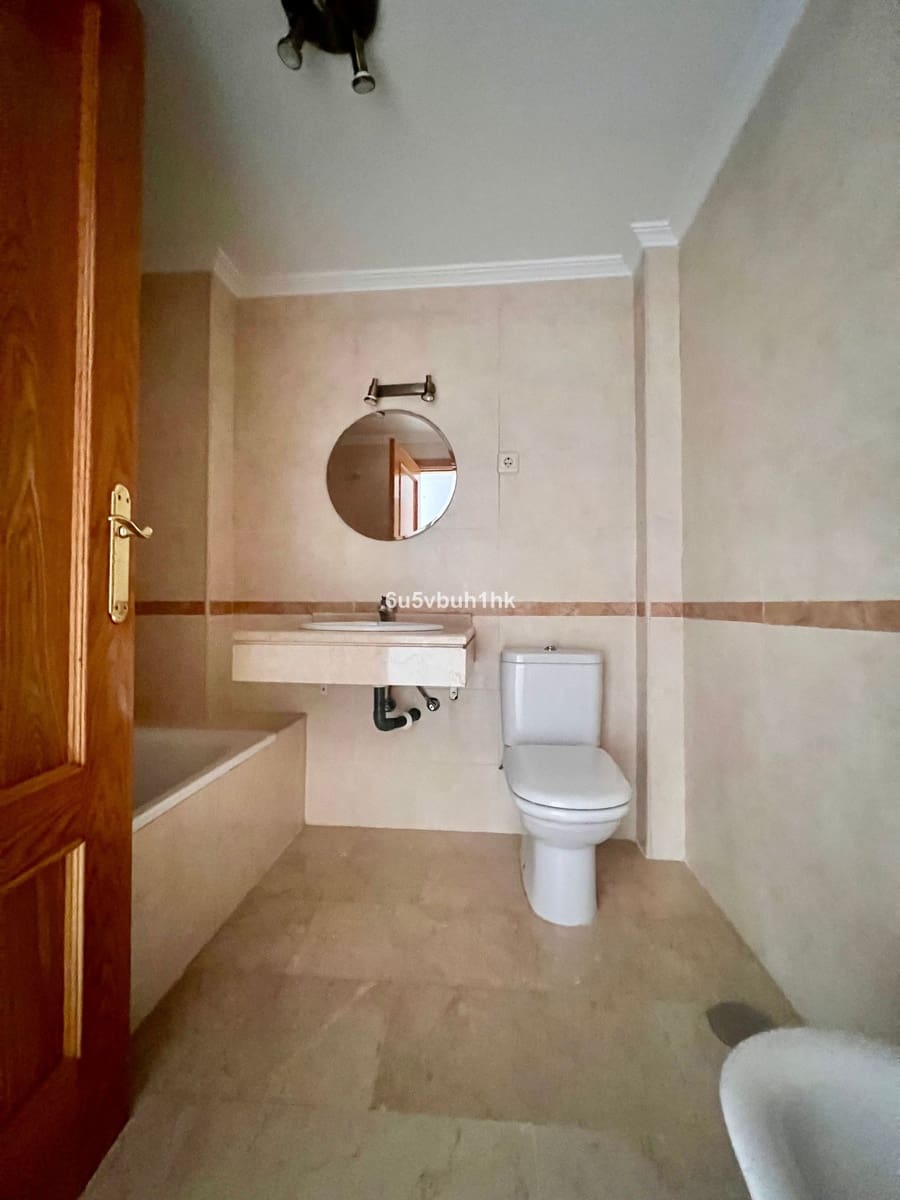 2 bedroom Apartment for sale in Riviera del Sol with pool - € 295,000 (Ref: 9523047)