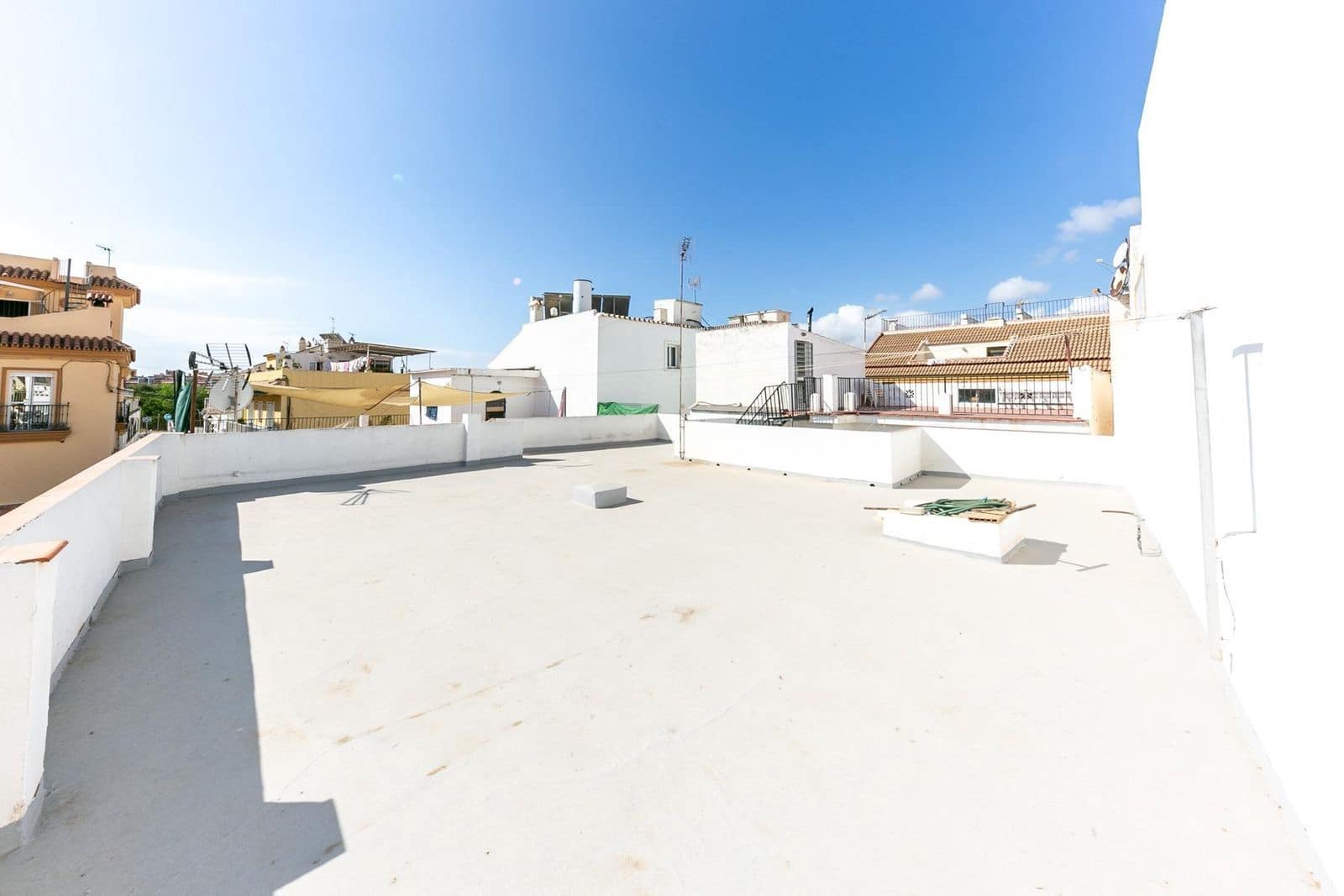 4 makuuhuone Omakotitalo myytävänä paikassa Fuengirola - 315 000 € (Ref: 9559751)