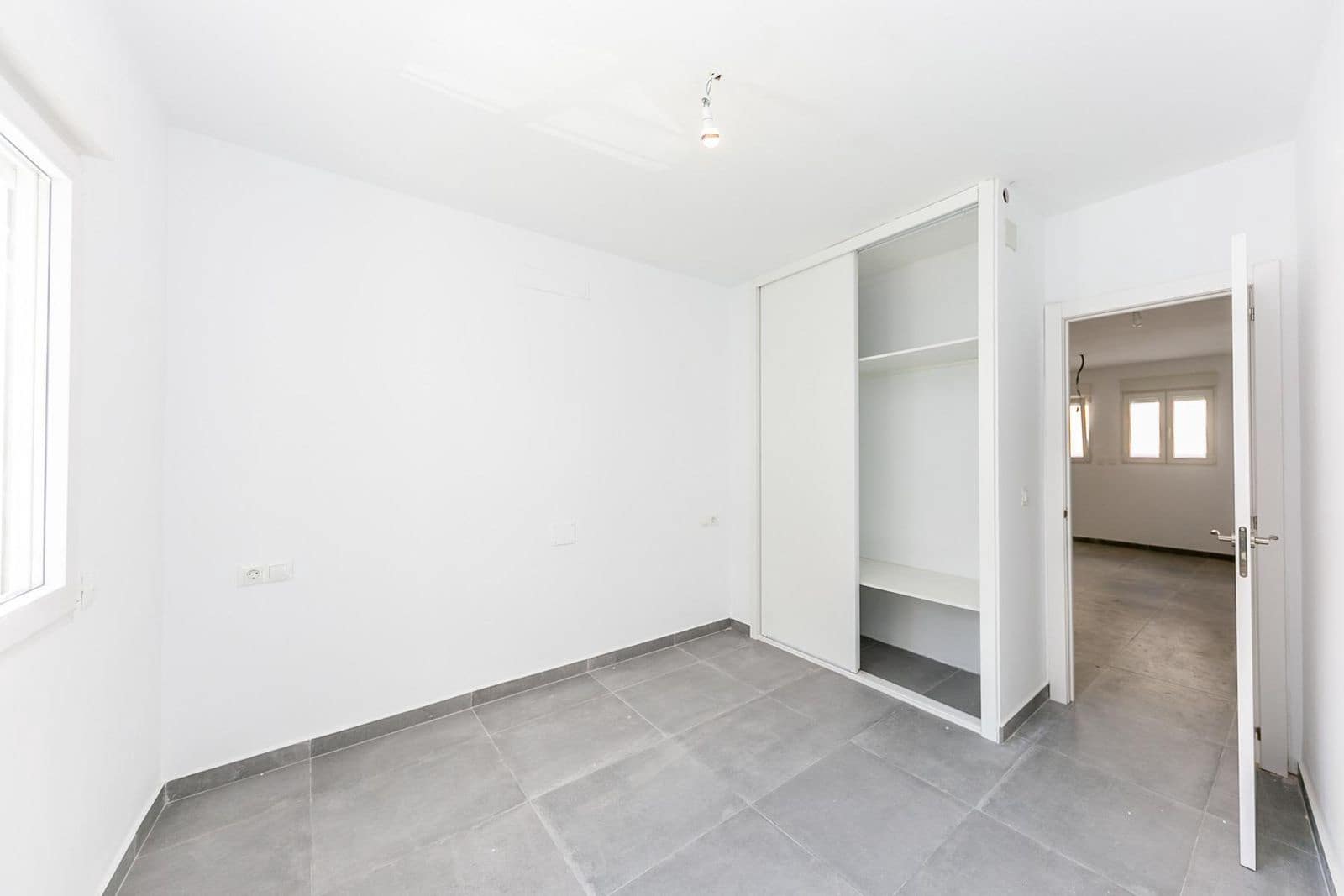 4 makuuhuone Omakotitalo myytävänä paikassa Fuengirola - 315 000 € (Ref: 9559751)