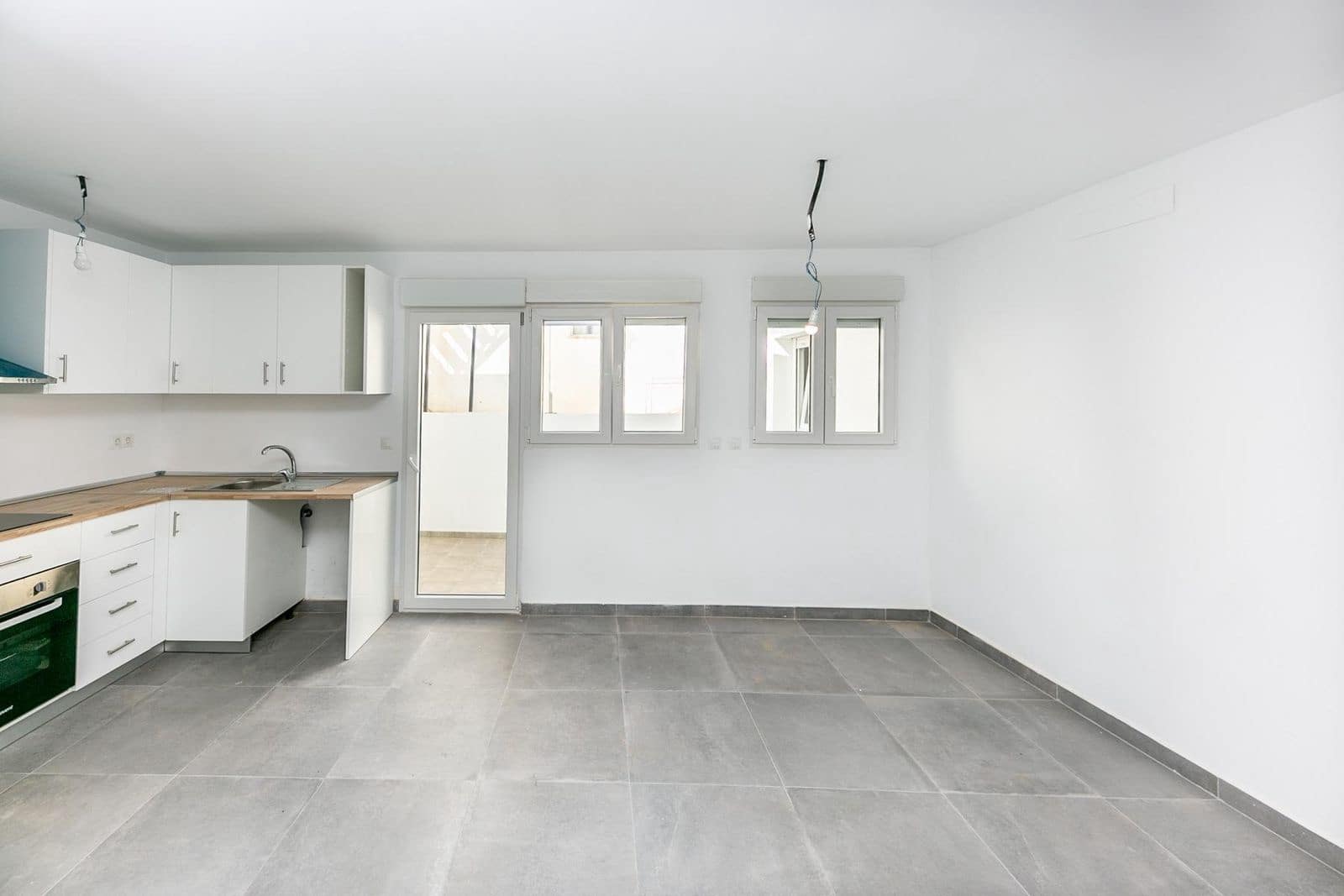 4 makuuhuone Omakotitalo myytävänä paikassa Fuengirola - 315 000 € (Ref: 9559751)