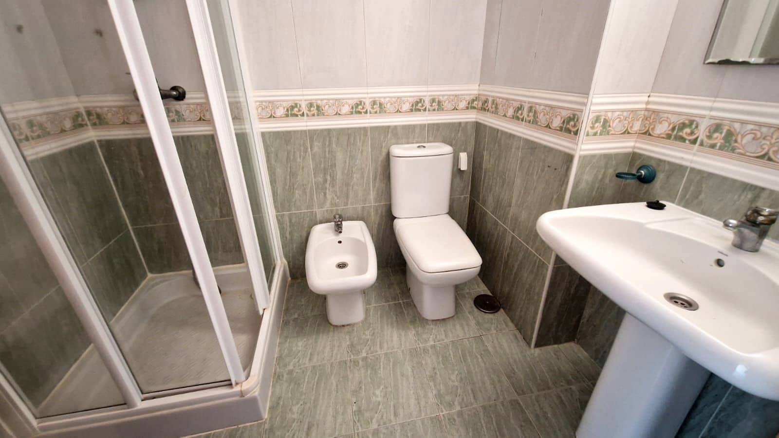 2 bedroom Apartment for sale in Fuengirola with pool - € 315,000 (Ref: 9559756)