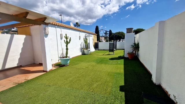 2 bedroom Apartment for sale in Torreblanca, Fuengirola with pool - € 315,000 (Ref: 9559756)