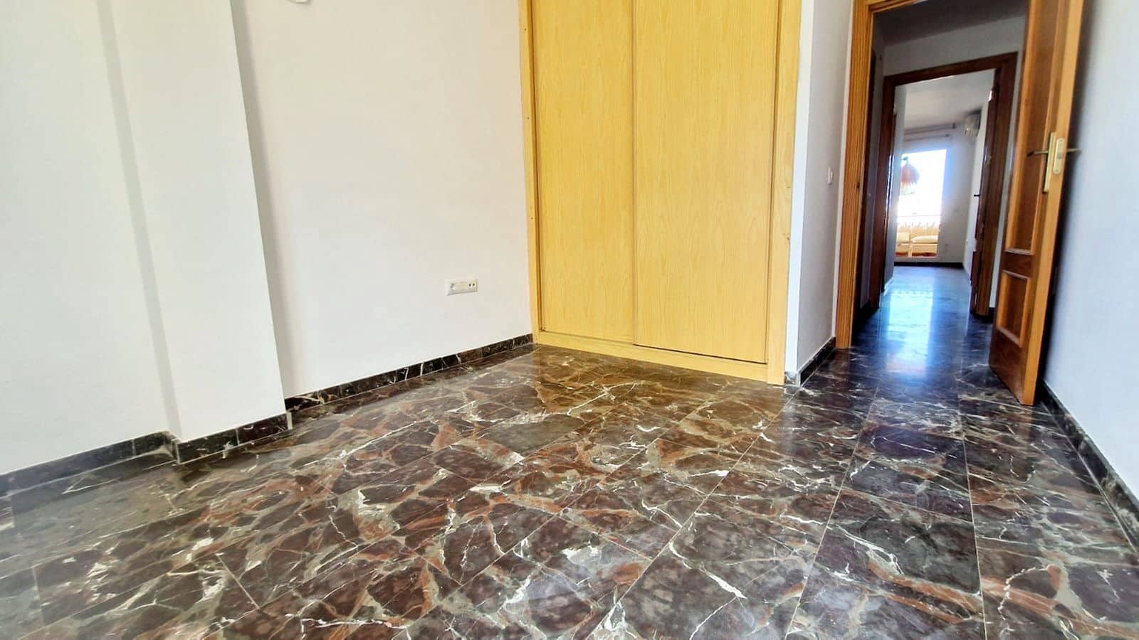 2 bedroom Apartment for sale in Fuengirola with pool - € 315,000 (Ref: 9559756)