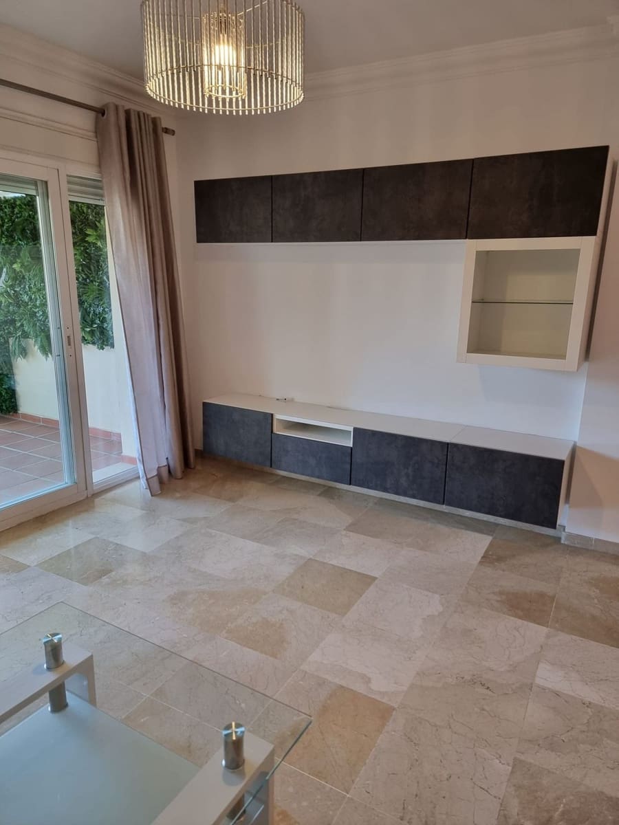 2 soveværelse Lejlighed til salg i La Cala Hills med swimmingpool - € 320.000 (Ref: 9603377)