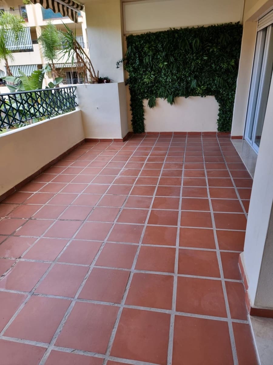 2 soveværelse Lejlighed til salg i La Cala Hills med swimmingpool - € 320.000 (Ref: 9603377)