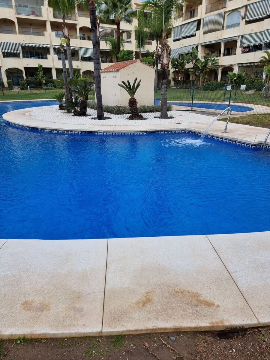 2 soveværelse Lejlighed til salg i La Cala Hills med swimmingpool - € 320.000 (Ref: 9603377)