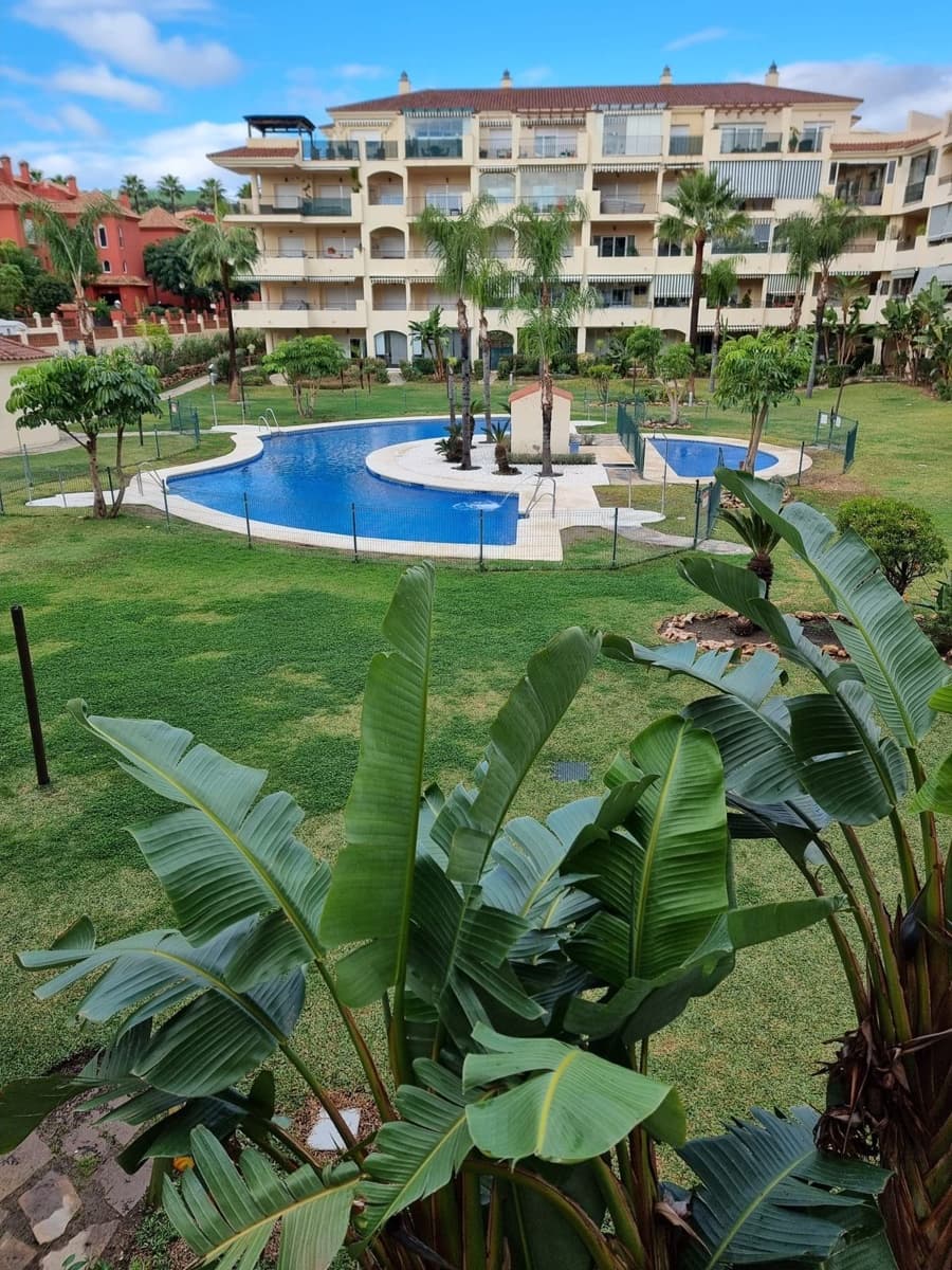 2 soveværelse Lejlighed til salg i La Cala Hills med swimmingpool - € 320.000 (Ref: 9603377)