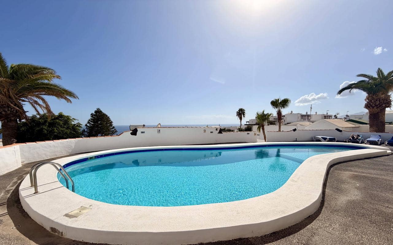 4 bedroom Villa for sale in Puerto del Carmen with pool - € 399,000 (Ref: 10134820)