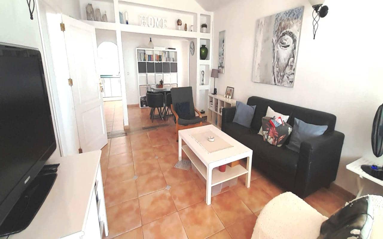 4 bedroom Villa for sale in Puerto del Carmen with pool - € 399,000 (Ref: 10134820)