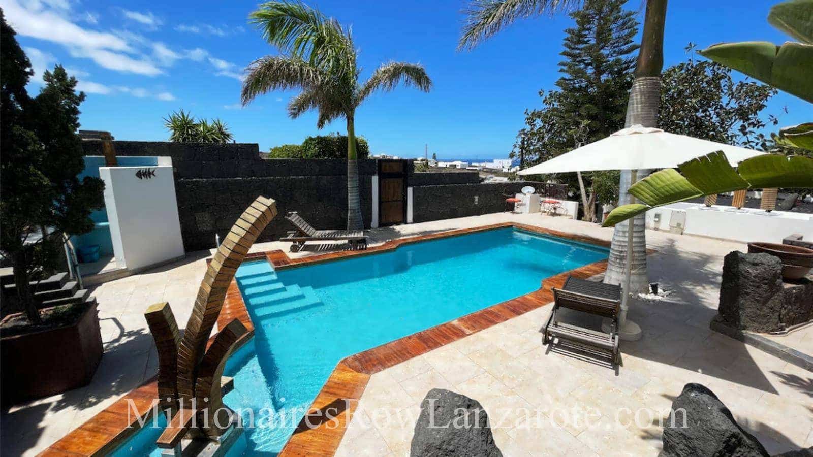 5 soveværelse Villa til salg i Las Brenas med swimmingpool garage - € 1.299.000 (Ref: 8227080)