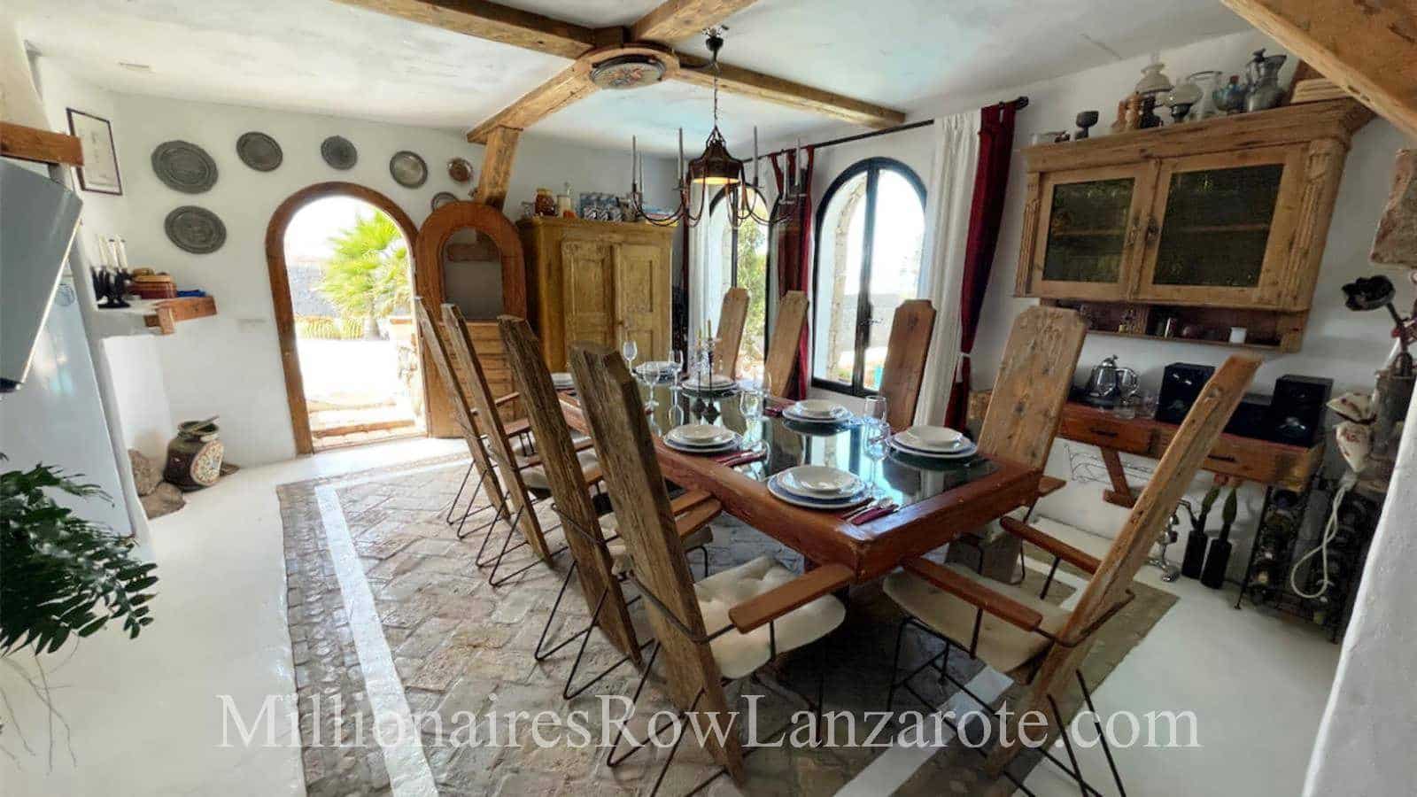 5 soveværelse Villa til salg i Las Brenas med swimmingpool garage - € 1.299.000 (Ref: 8227080)