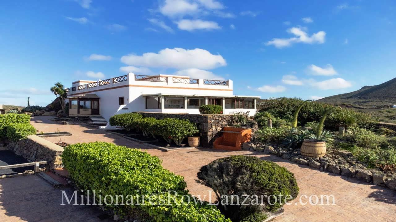 11 bedroom Hotel for sale in Haria with pool garage - € 2,299,000 (Ref: 8348642)