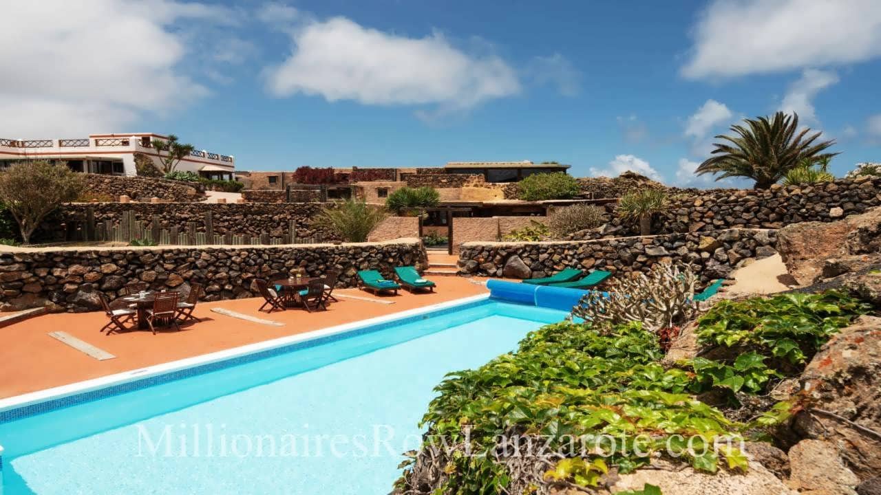 11 bedroom Hotel for sale in Haria with pool garage - € 2,299,000 (Ref: 8348642)