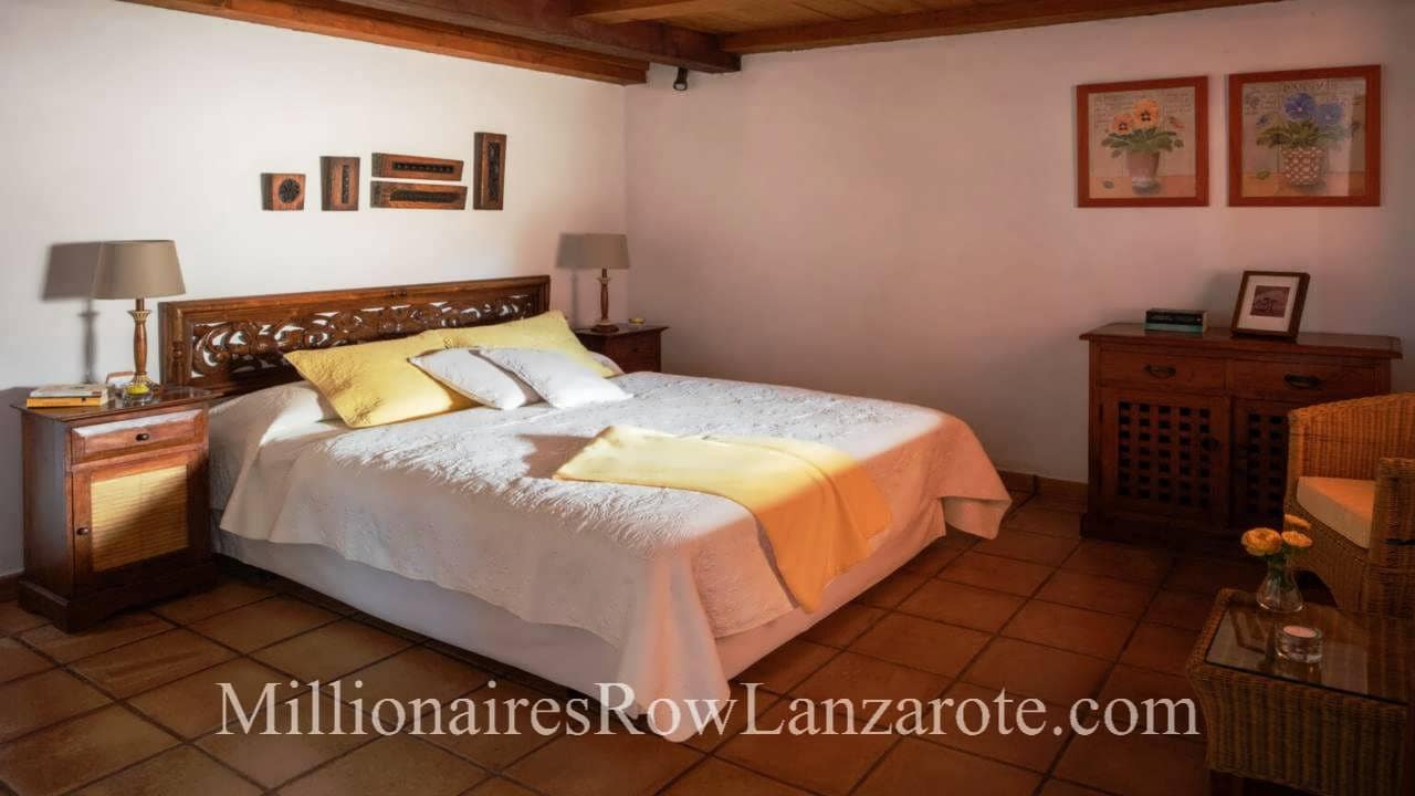 11 bedroom Hotel for sale in Haria with pool garage - € 2,299,000 (Ref: 8348642)