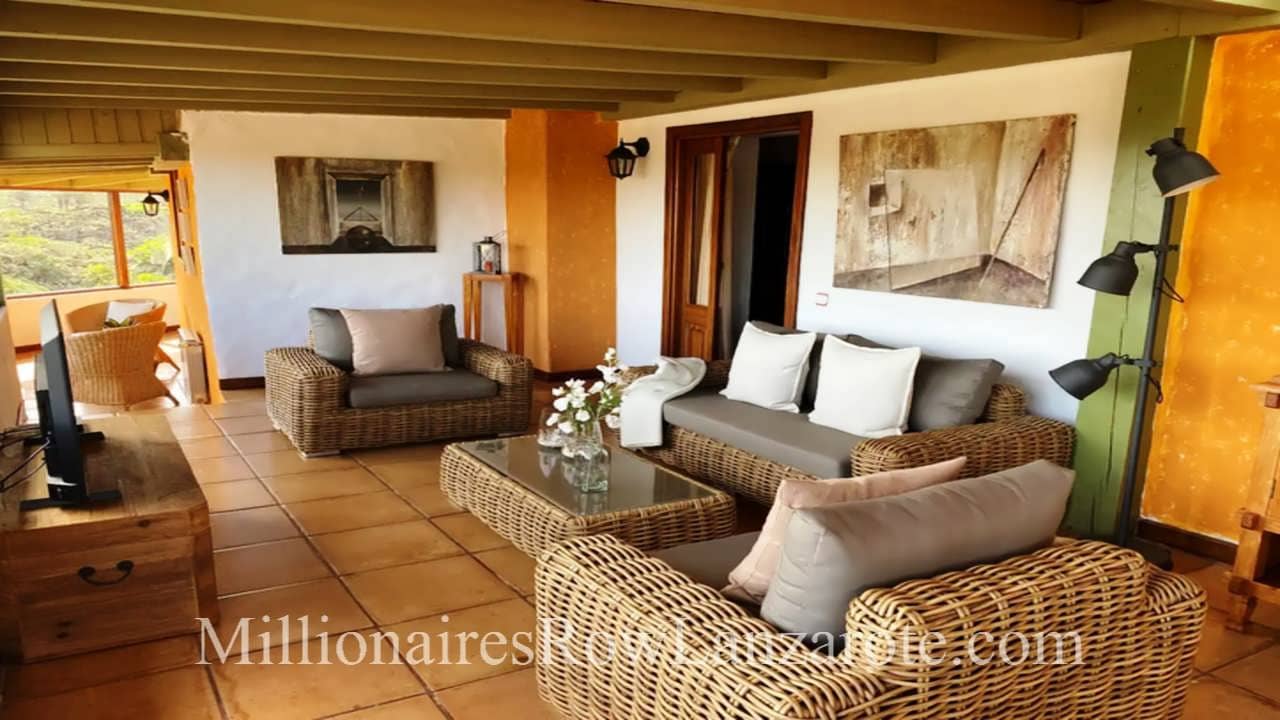 11 bedroom Hotel for sale in Haria with pool garage - € 2,299,000 (Ref: 8348642)