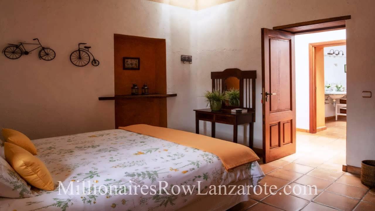 11 bedroom Hotel for sale in Haria with pool garage - € 2,299,000 (Ref: 8348642)