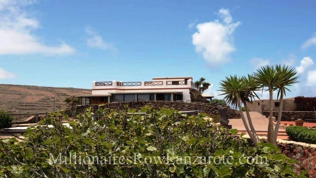 11 bedroom Hotel for sale in Haría with pool garage - € 2,299,000 (Ref: 8348642)