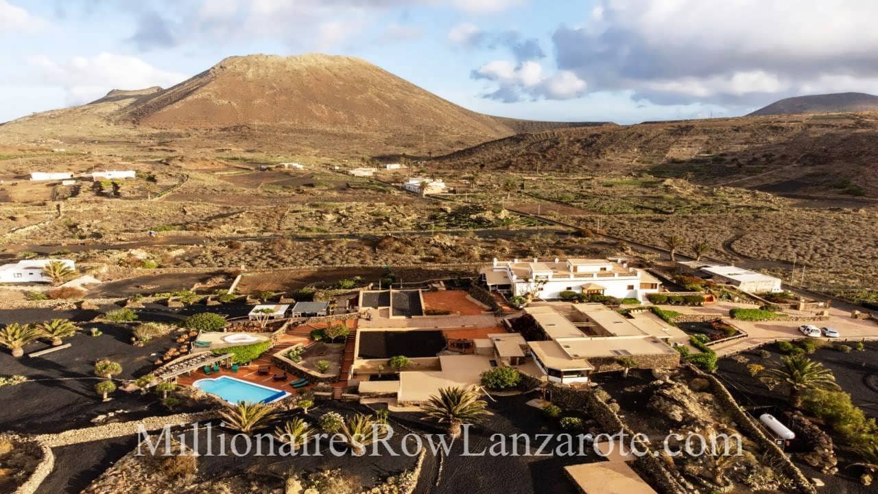 11 bedroom Hotel for sale in Haria with pool garage - € 2,299,000 (Ref: 8348642)