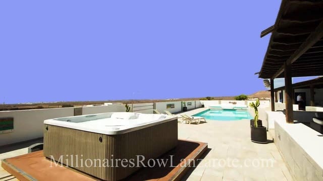 5 slaapkamer Villa te koop in Tías met zwembad - € 1.200.000 (Ref: 8922158)