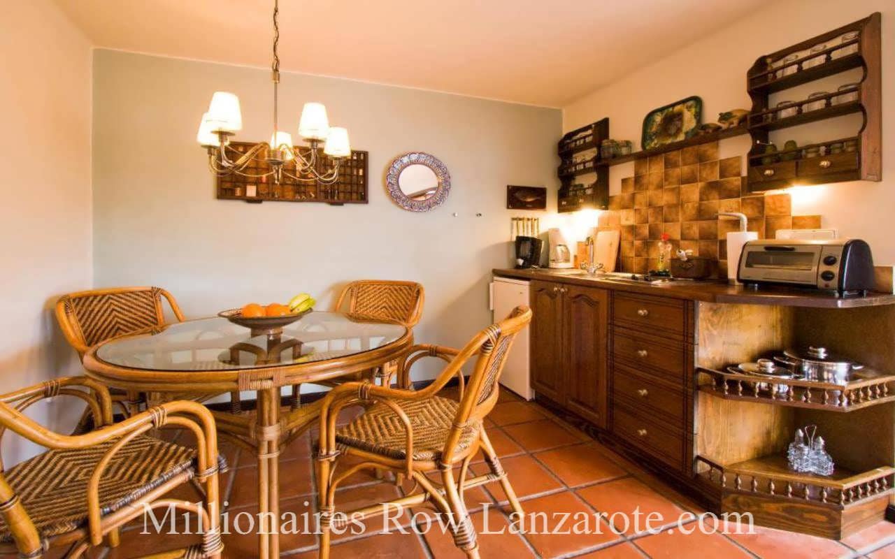 7 soverom Villa til salgs i Tahiche med svømmebasseng - € 1 690 000 (Ref: 9237689)