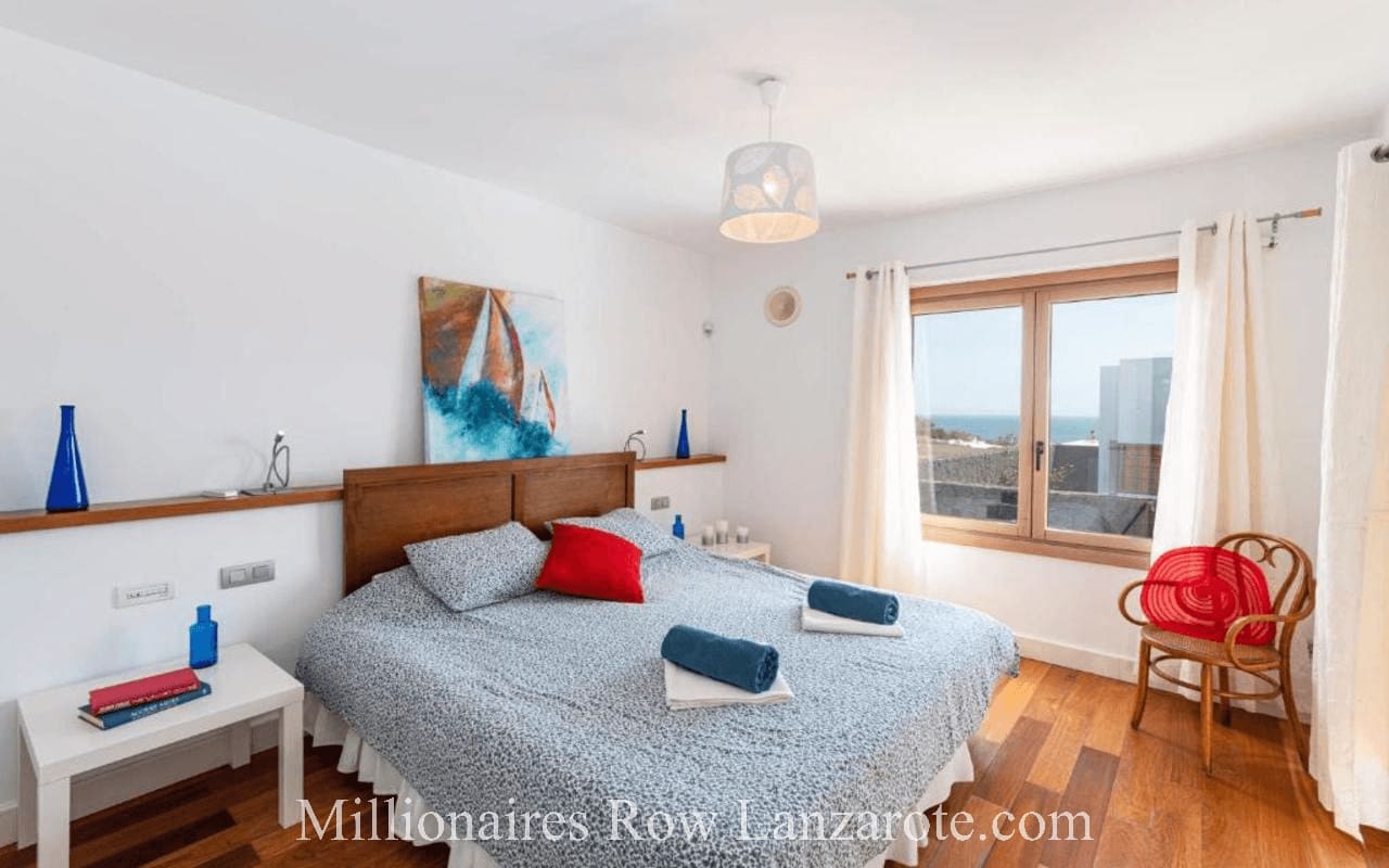 5 slaapkamer Villa te koop in Puerto Calero met zwembad garage - € 1.200.000 (Ref: 9267643)