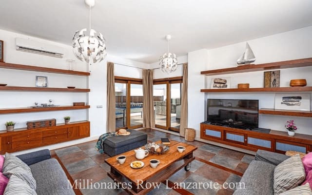 5 soveværelse Villa til salg i Puerto Calero, Yaiza med swimmingpool garage - € 1.200.000 (Ref: 9267643)