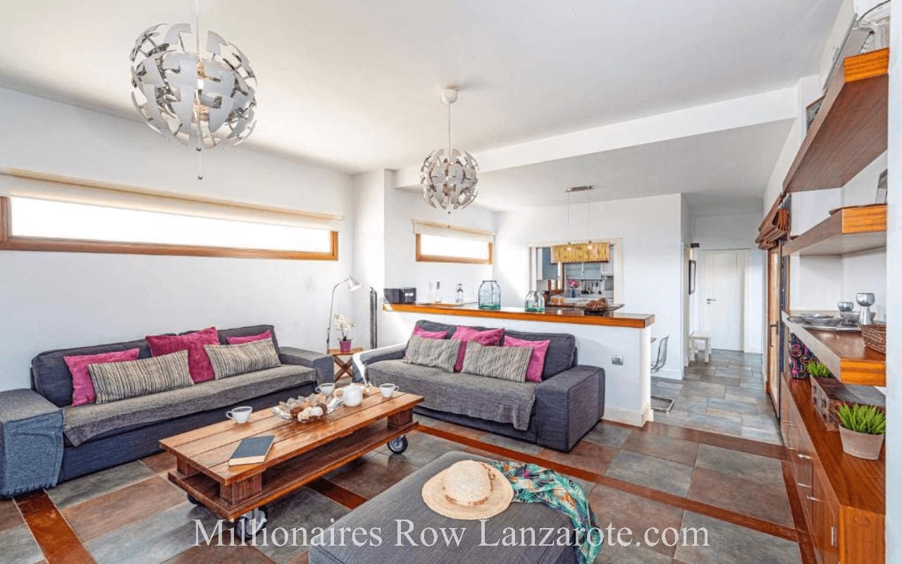 5 slaapkamer Villa te koop in Puerto Calero met zwembad garage - € 1.200.000 (Ref: 9267643)