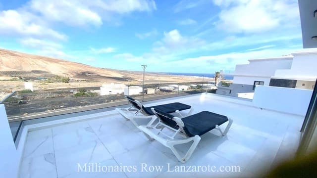 3 slaapkamer Villa te koop in Tabayesco, Haría met zwembad garage - € 650.000 (Ref: 9452379)