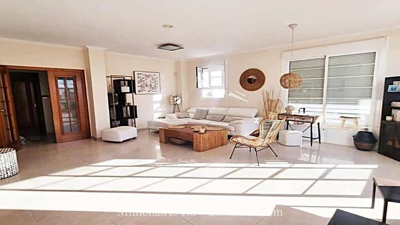 2 sovrum Lägenhet till salu i Puerto del Carmen med pool garage - 510 000 € (Ref: 9476262)