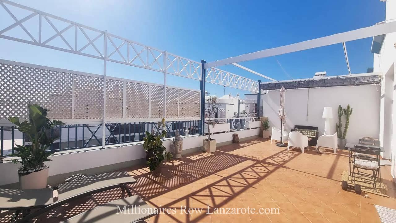 2 sovrum Lägenhet till salu i Puerto del Carmen med pool garage - 510 000 € (Ref: 9476262)