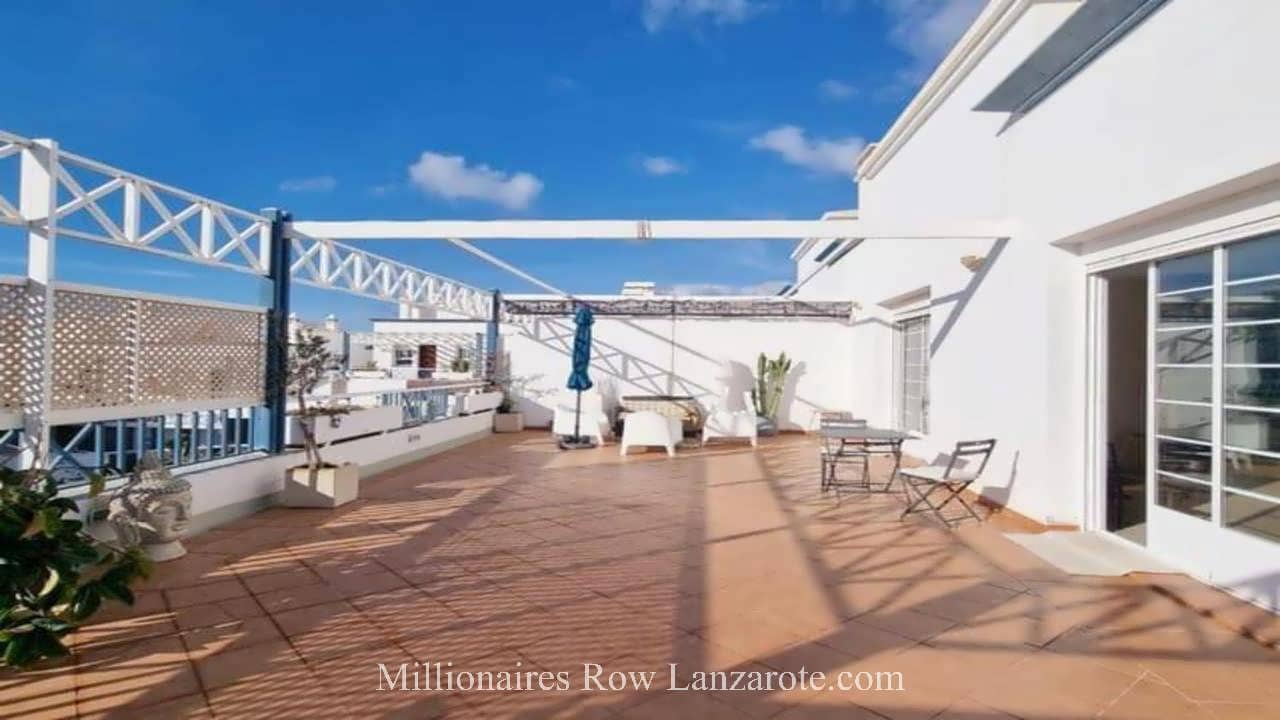 2 sovrum Lägenhet till salu i Puerto del Carmen med pool garage - 510 000 € (Ref: 9476262)
