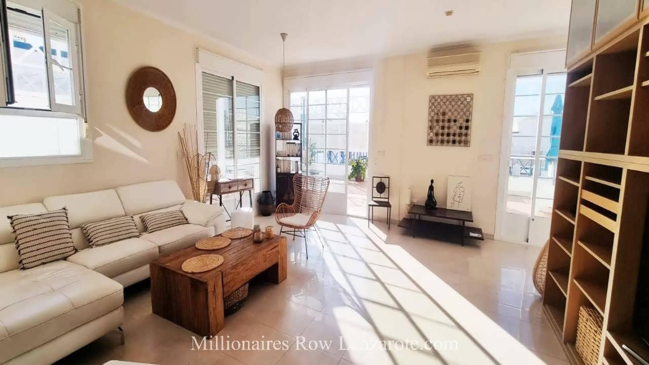 2 sovrum Lägenhet till salu i Puerto del Carmen med pool garage - 510 000 € (Ref: 9476262)