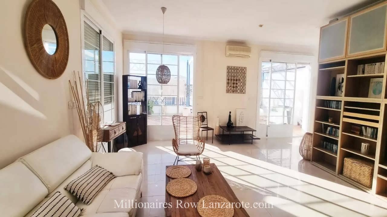 2 sovrum Lägenhet till salu i Puerto del Carmen med pool garage - 510 000 € (Ref: 9476262)