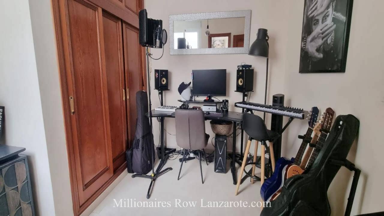 2 sovrum Lägenhet till salu i Puerto del Carmen med pool garage - 510 000 € (Ref: 9476262)