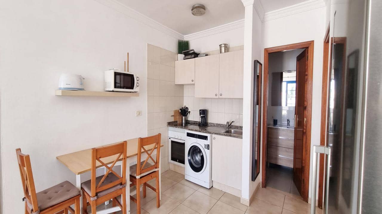 2 soverom Leilighet til salgs i Puerto del Carmen med svømmebasseng - € 278 000 (Ref: 9519264)