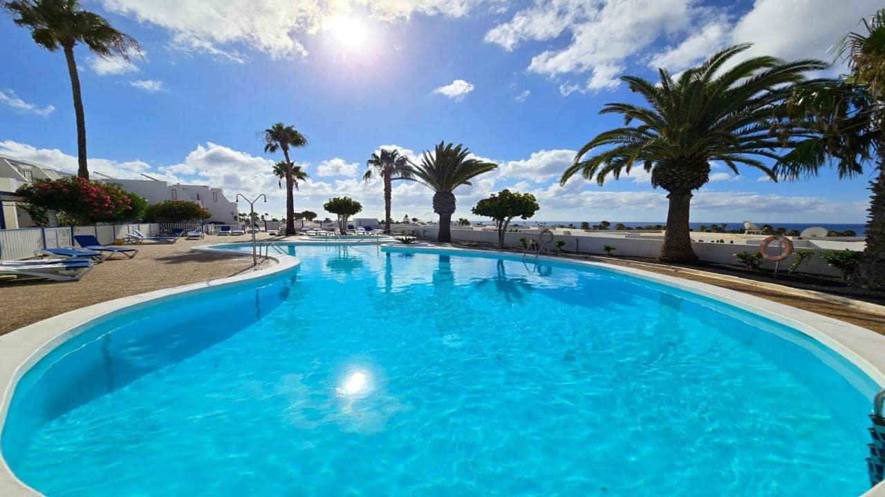 2 soverom Leilighet til salgs i Puerto del Carmen med svømmebasseng - € 278 000 (Ref: 9519264)